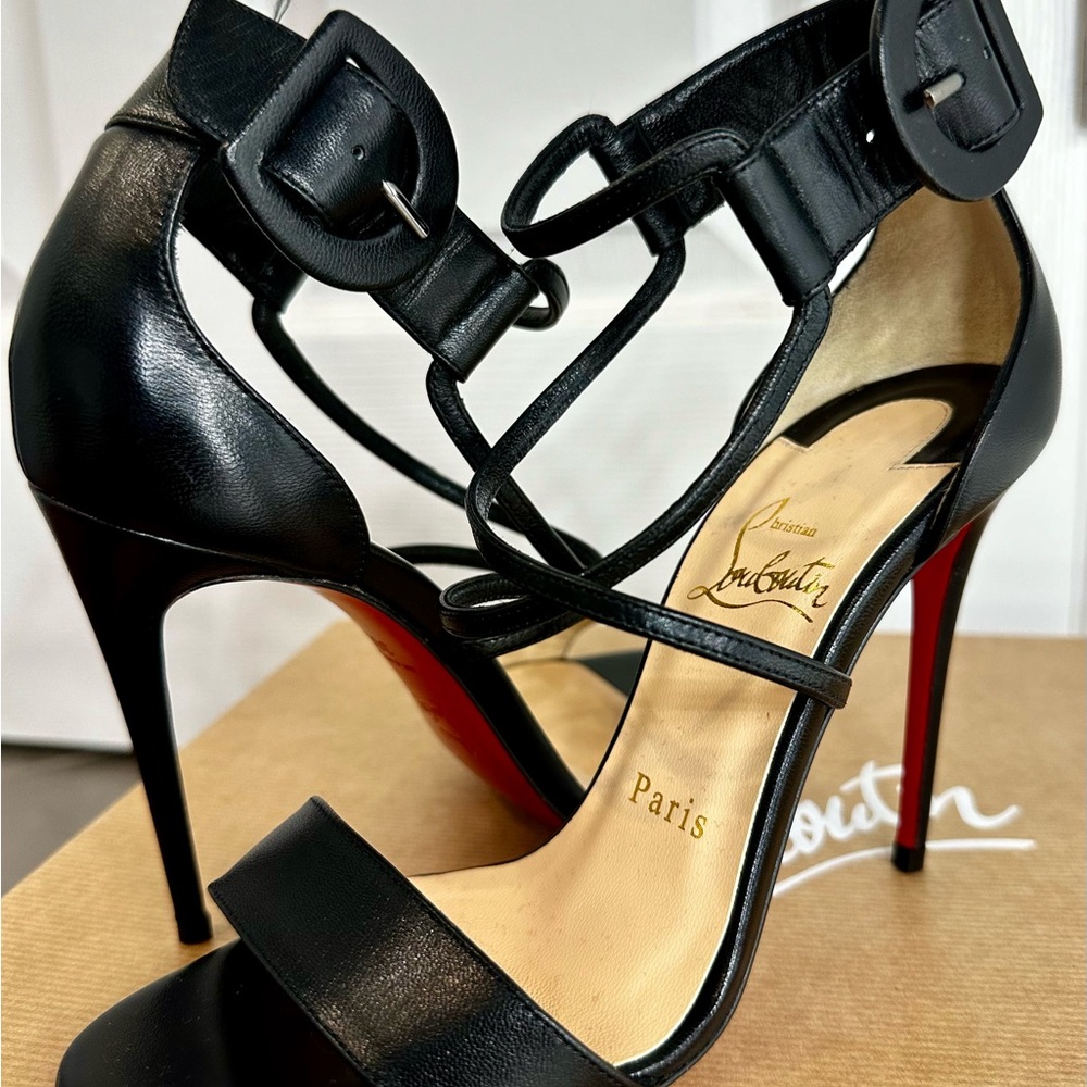 Beautiful, like new Christian Louboutins black Choca 100 heels size 36.5 (6 US)